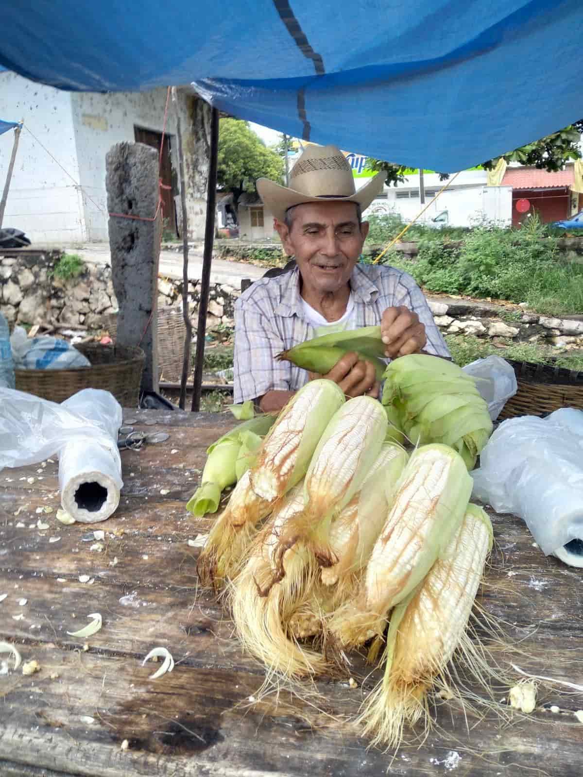 Bajan ventas de elotes en Ciudad Cardel