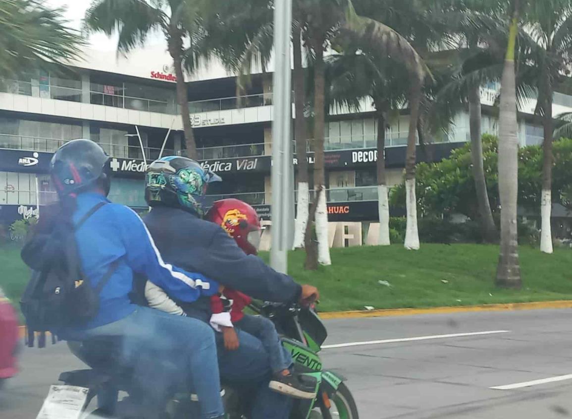 ¿Cuántos ocupantes pueden ir a bordo de una motocicleta? Esto dice el reglamento