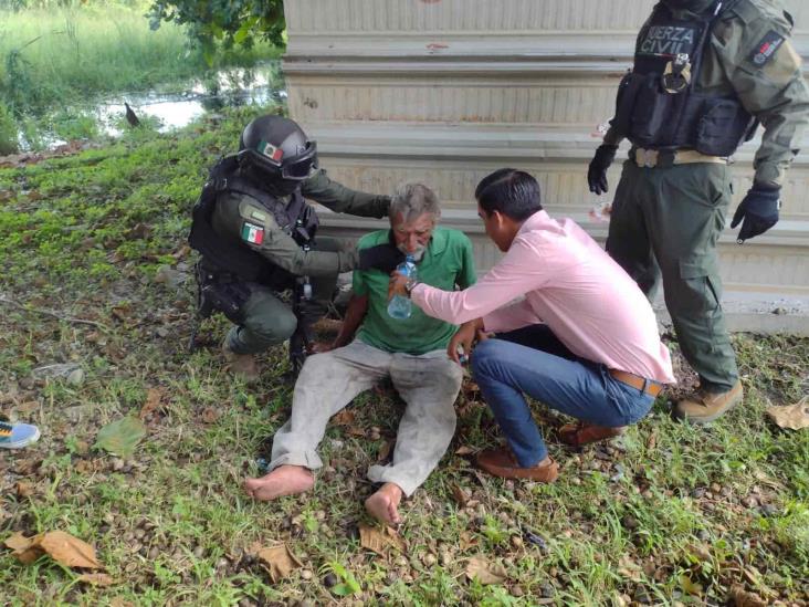 Hallan a adulto mayor inconsciente en la carretera Veracruz – Medellín (+Video)