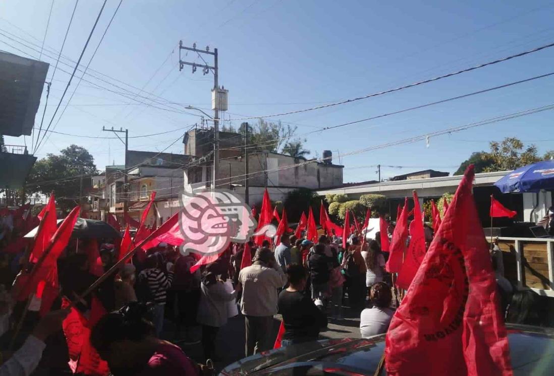 Antorchistas se manifiestan frente a Invivienda; exigen regularización de lotes