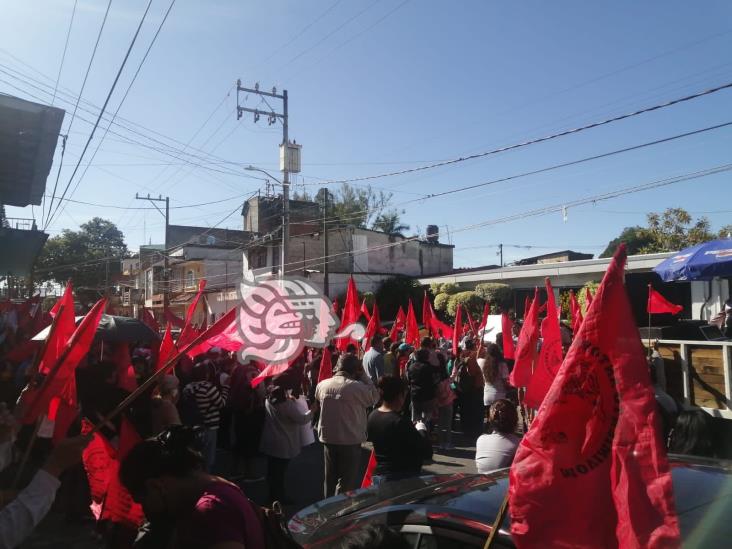 Antorchistas se manifiestan frente a Invivienda; exigen regularización de lotes