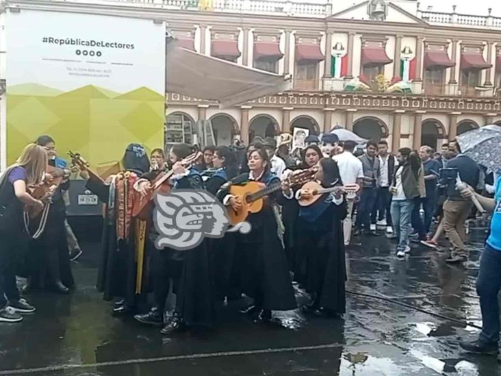 Callejoneada y libros, en Xalapa; importante para la cultura del país (+Video)