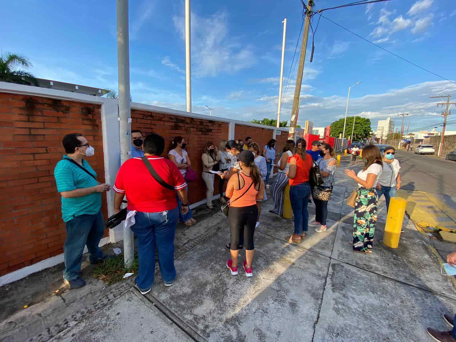 Padres firman petición tras derrumbarse techo de escuela en Veracruz (+Video)