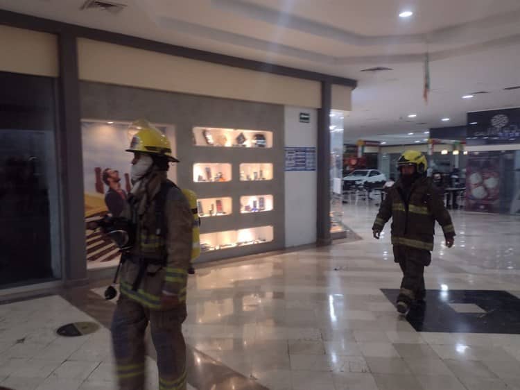 Evacuan sector de Plaza Américas en Boca del Río por conato de incendio(Video)