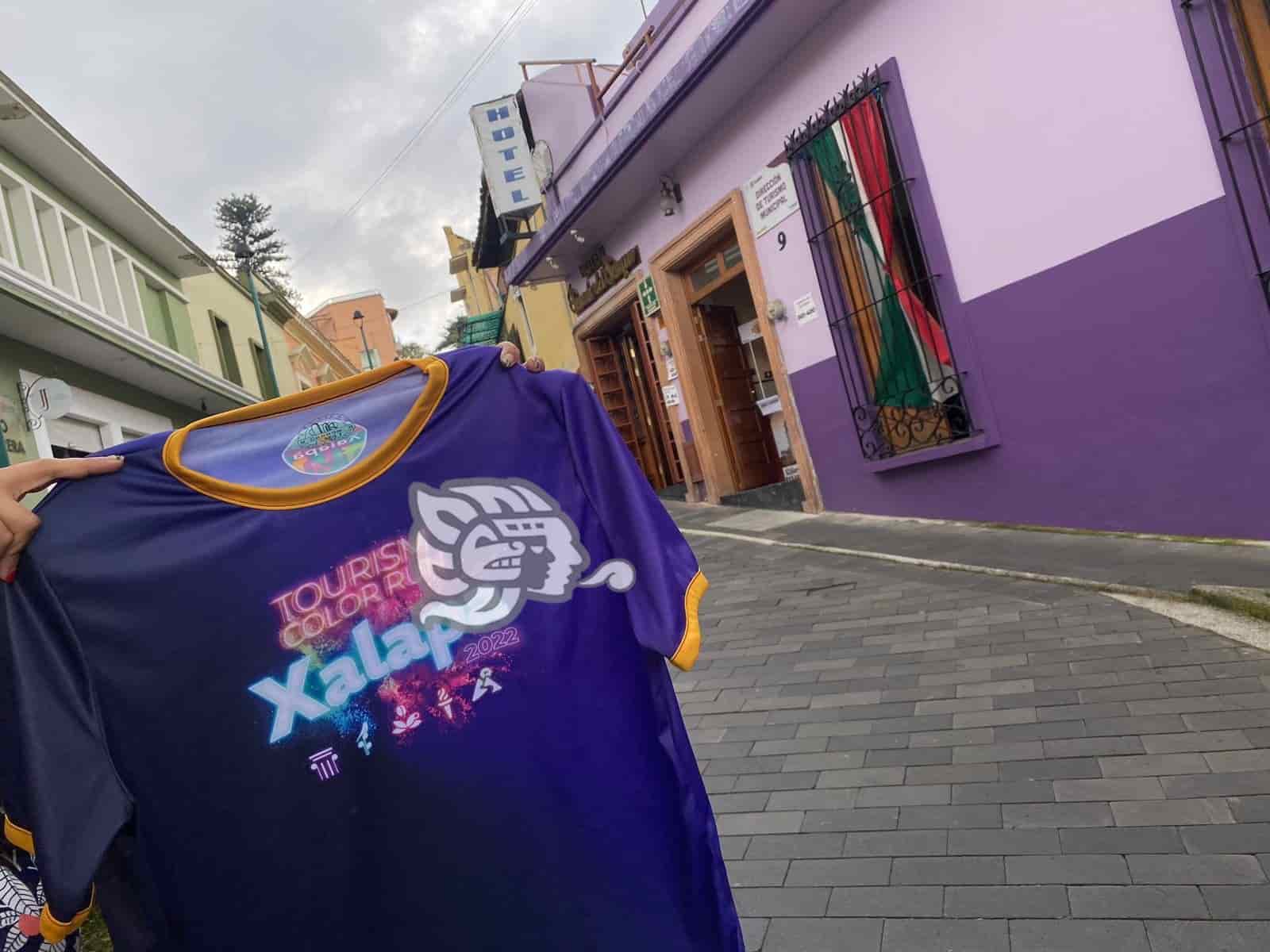 Entregan kits para participar en la ‘Tourism Color Run Xalapa 2022’