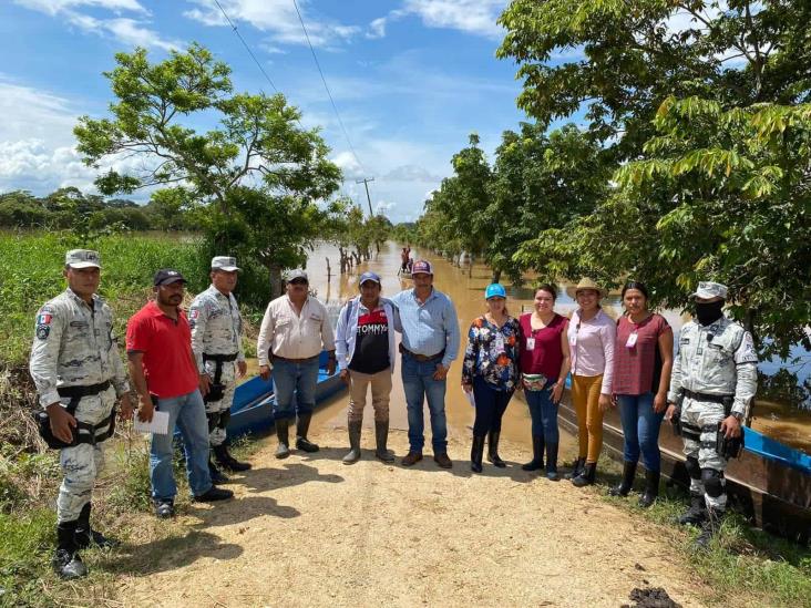 Entregan víveres a familias damnificadas en Hidalgotitlán