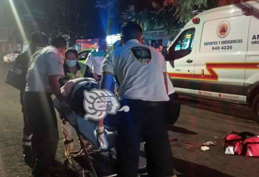 Xalapa: motociclista herido tras derrapar en avenida 28 de Agosto