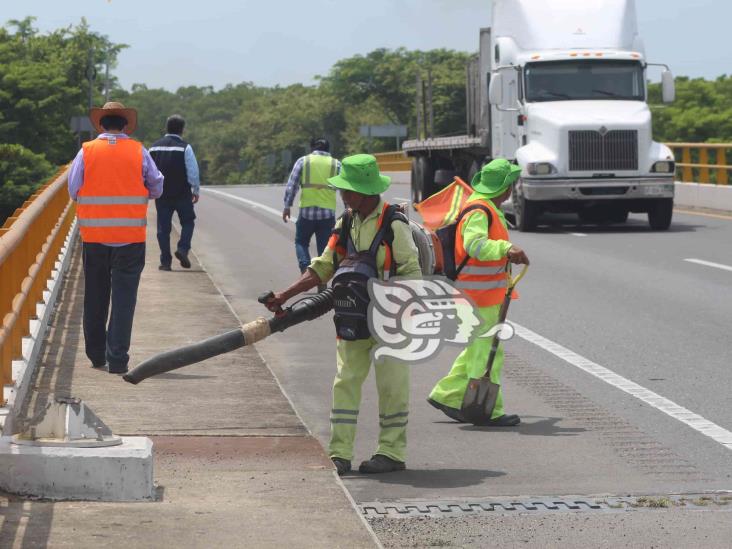 Puente Tonalá recibe trabajos de mantenimiento