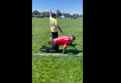 Pasean como perro a aficionado chiva por perder el Clásico