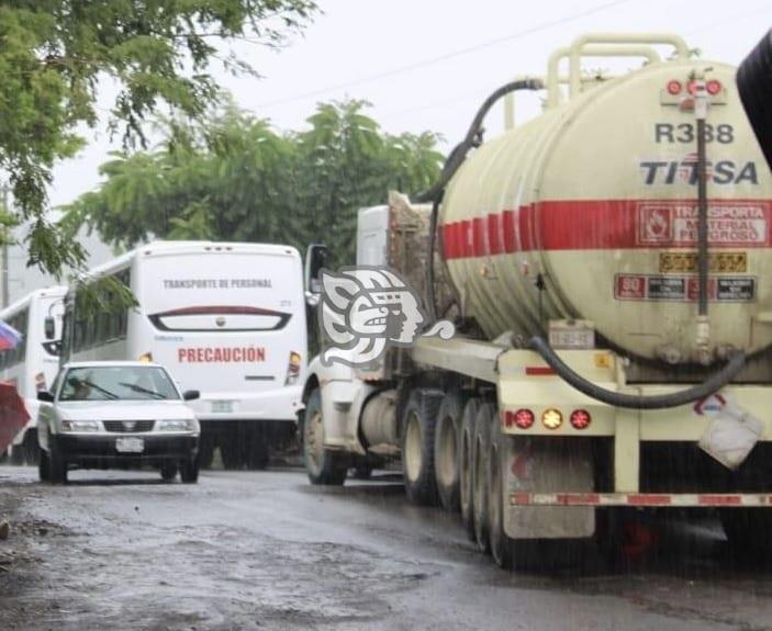 Tras acuerdo, retiran bloqueo habitantes de comunidades de Coatzintla