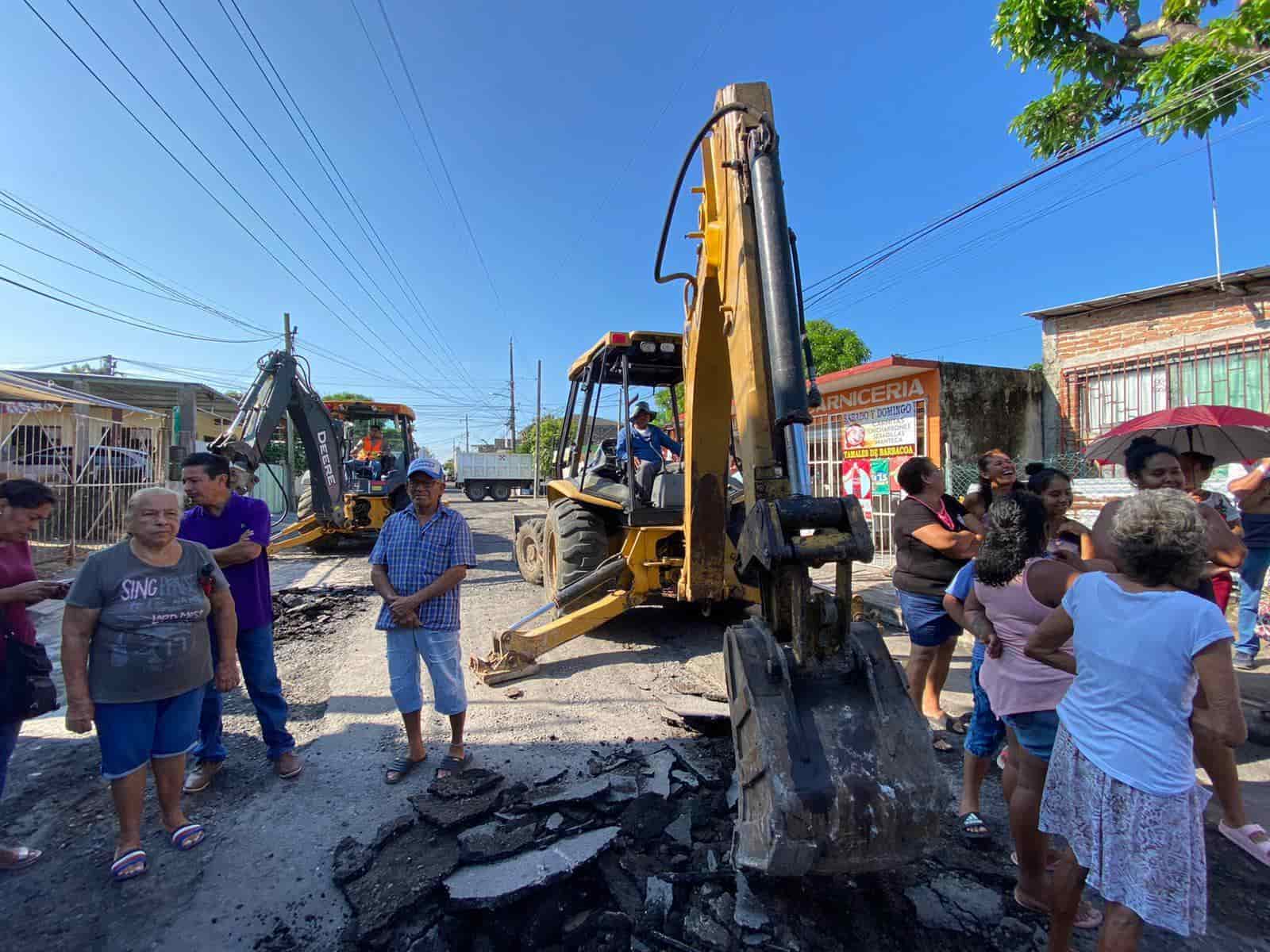 Arranca rehabilitación de calle en colonia ampliación Villa Rica de Boca del Río