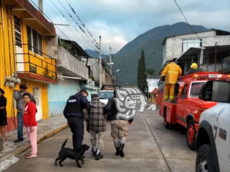 Incendio devasta vivienda en Nogales; abuelito queda en la orfandad