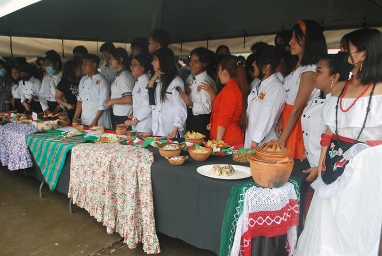 Alumnos del CBTIS 79 llevan a cabo Festival Expresa-T 2022