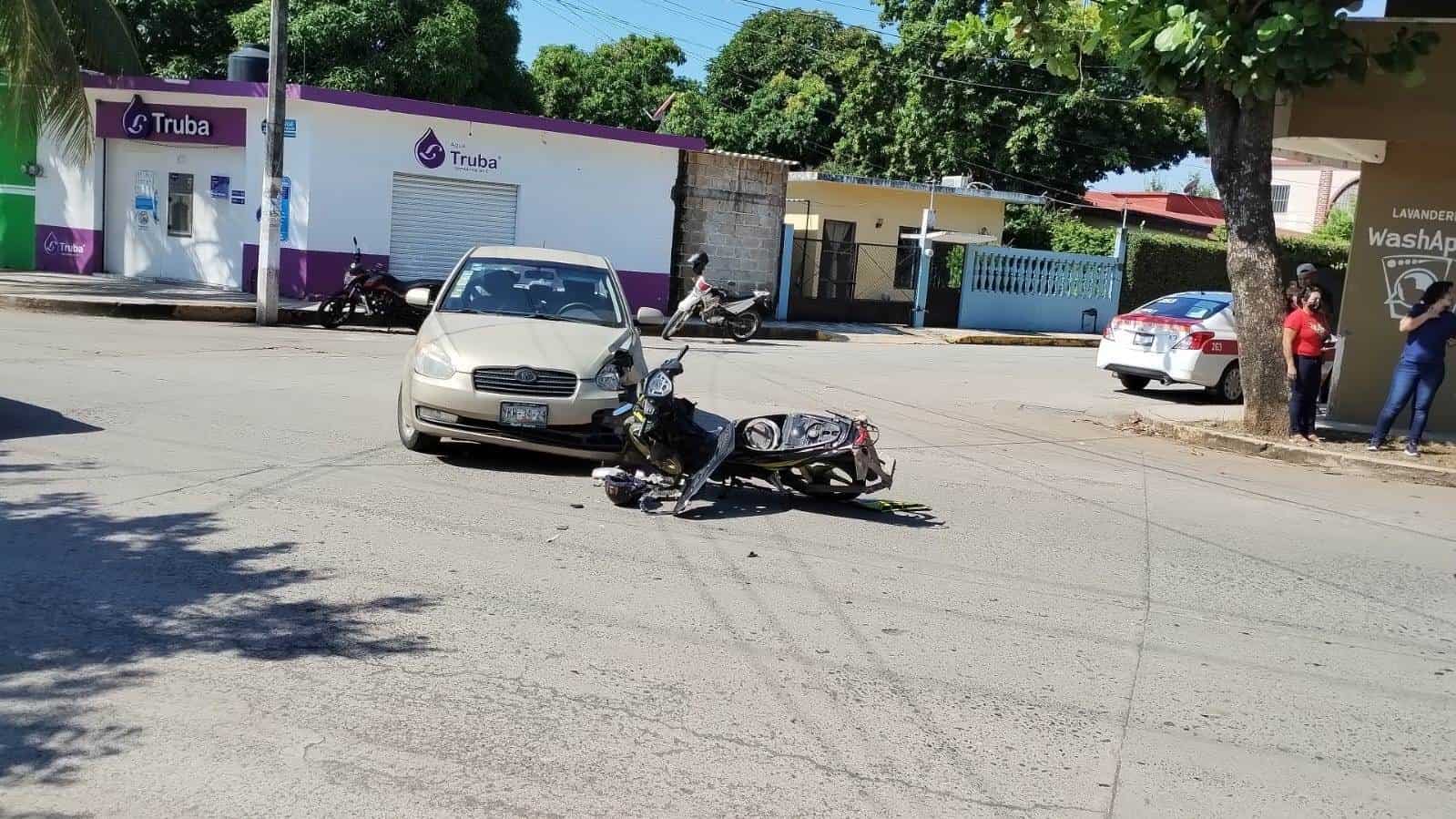 Automovilista atropella a obrero en Cardel