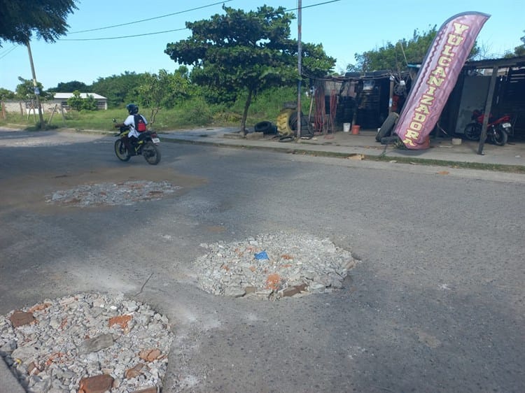 Baches y socavones destruyen vehículos de veracruzanos