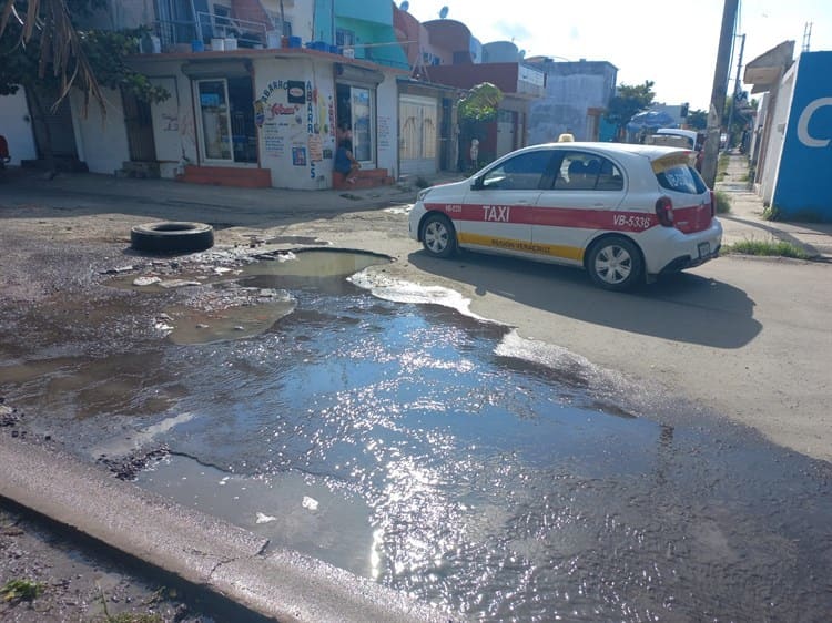 Baches y socavones destruyen vehículos de veracruzanos