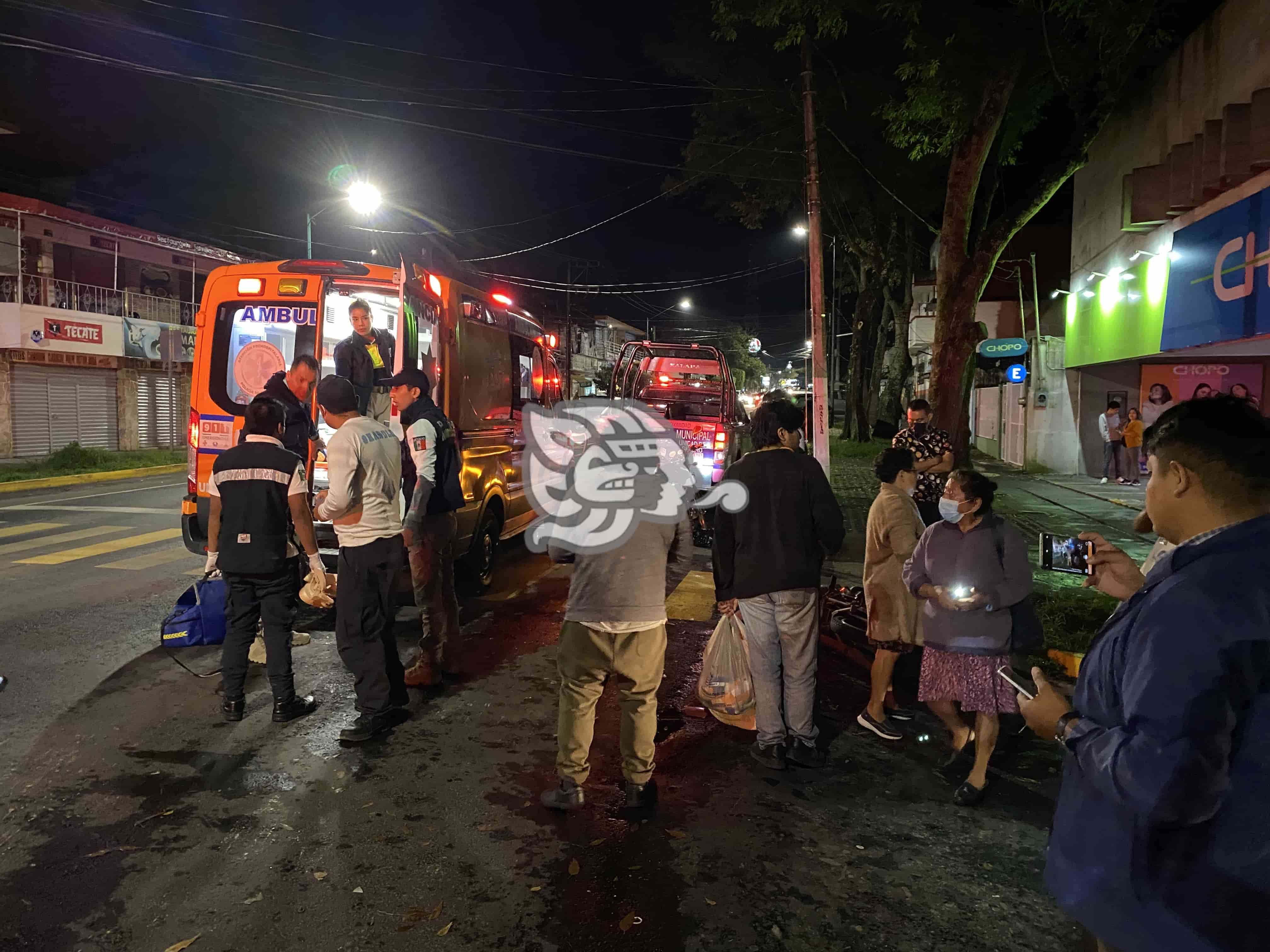 ¡Iba en sentido contrario! Provoca fuerte accidente en avenida de Xalapa