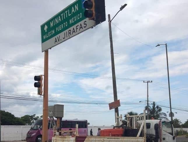 Rehabilitan semáforos en 10 cruceros del poniente de Coatzacoalcos