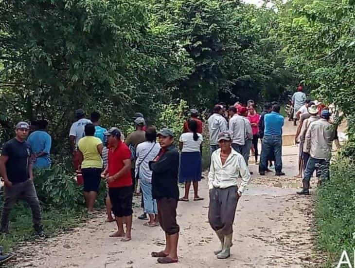 Desaparecen dos personas con todo y auto en Jáltipan; se habrían ido al pantano