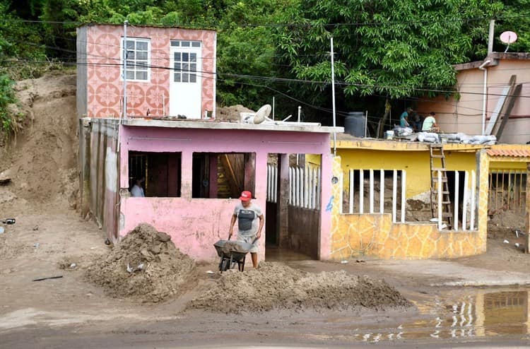 Deslave de cerro en Alvarado sepultó casa de Francisco (Video)