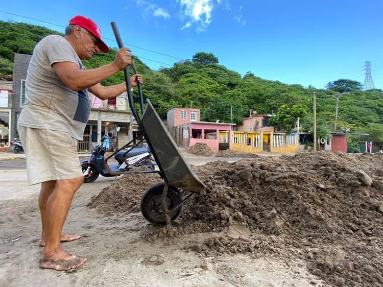 Deslave de cerro en Alvarado sepultó casa de Francisco (Video)