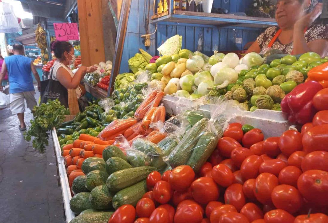 Locatarios del mercado Unidad Veracruzana aumentan precios de frutas y verduras