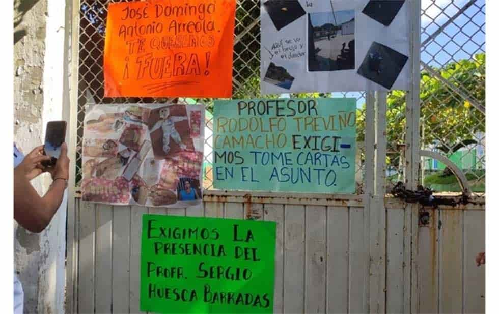 Acusan a director en Catemaco de caso de brujería contra maestros y alumnos