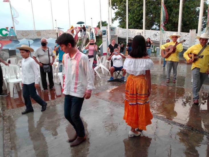 Llevan la fiesta huasteca hasta Poza Rica