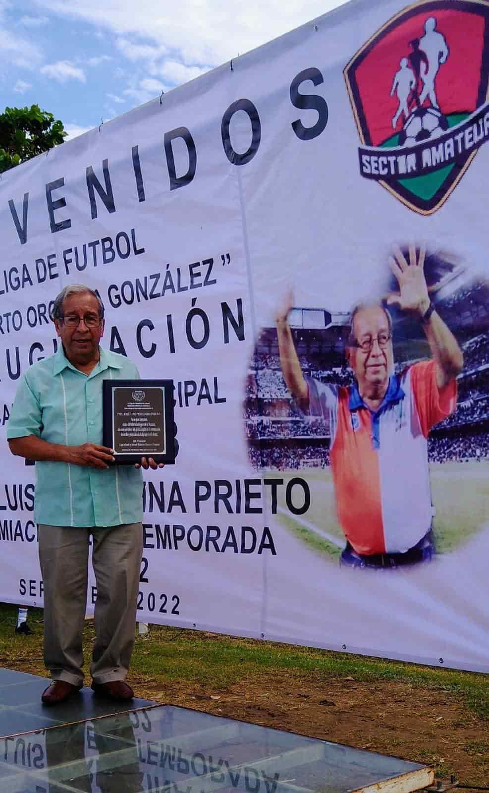 Reconoce futbol amateur a José Luis Peregrina Prieto