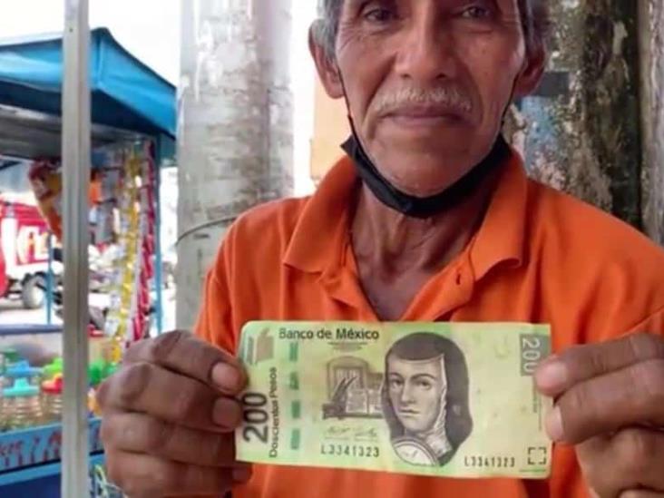 Delincuente acayuqueño defrauda a comerciantes adultos mayores con billetes falsos