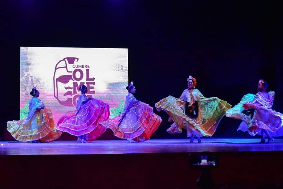 Grupos de danza y música se presentan durante Cumbre Olmeca