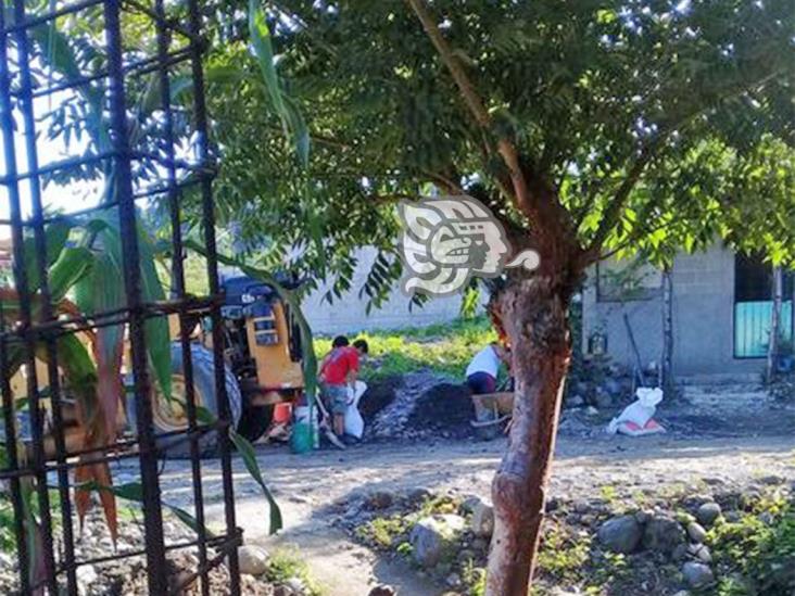 Denuncian robo de grava y arena de obra pública en Misantla (+Video)