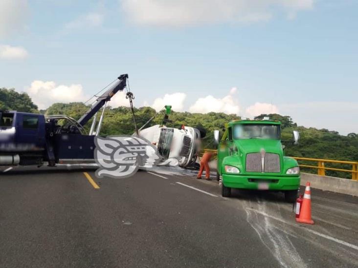 ¡Cerrada! Por maniobras tras accidente, circulación lenta en la Tulancingo-Tihuatlán