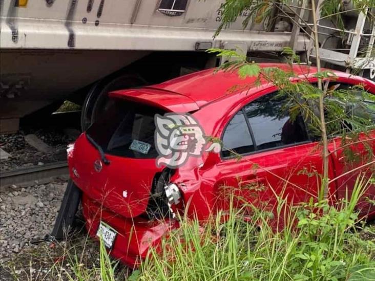 ¡Sustazo! Intenta ganar el paso y se lo lleva el tren en Córdoba