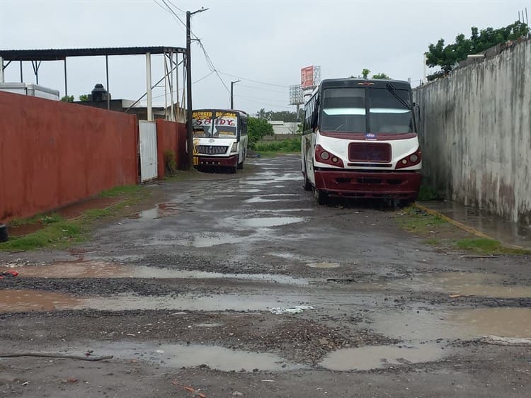 Vecinos exigen pavimentación en Ampliación Las Bajadas, en Veracruz