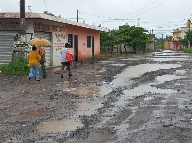 Vecinos exigen pavimentación en Ampliación Las Bajadas, en Veracruz