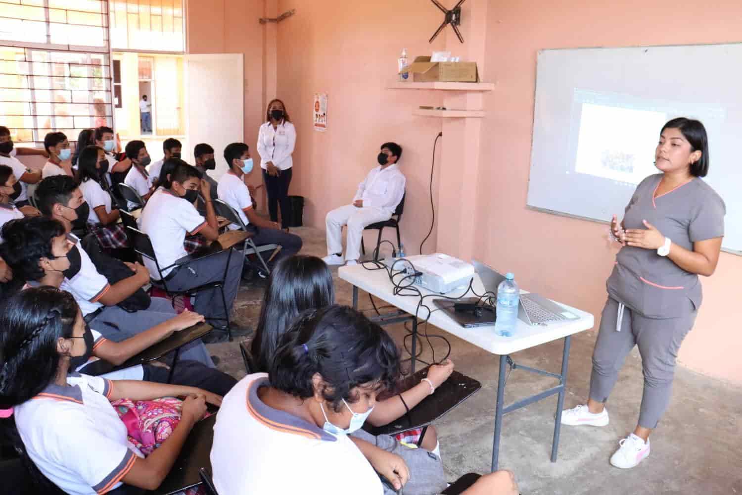 Imparte DIF Coatzacoalcos pláticas para prevenir embarazos en adolescentes