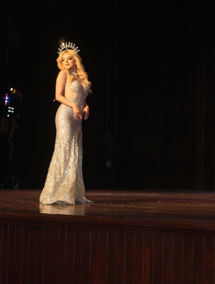 Flor Campos presentó colección The Golden Rose enfocada en las reinas de belleza