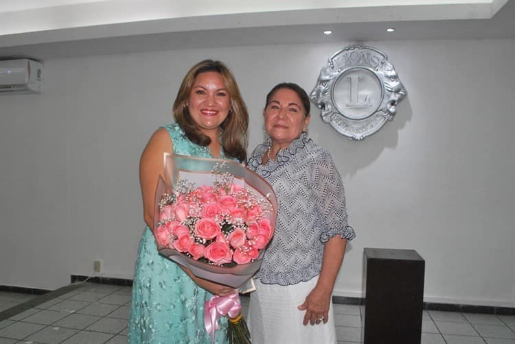 Realizan toma de protesta del Comité de Damas del Club de Leones de Veracruz