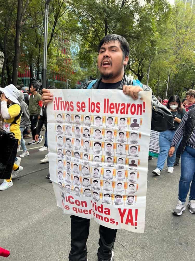 Video:Marchan en CDMX a 8 años de la desaparición de los 43 normalistas de Ayotzinapa