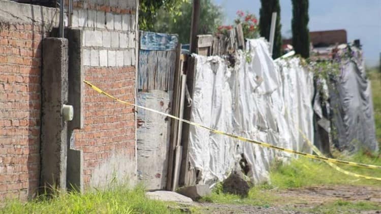 Sicarios lo asesinan delante su familia y luego incendian su casa en Guanajuato