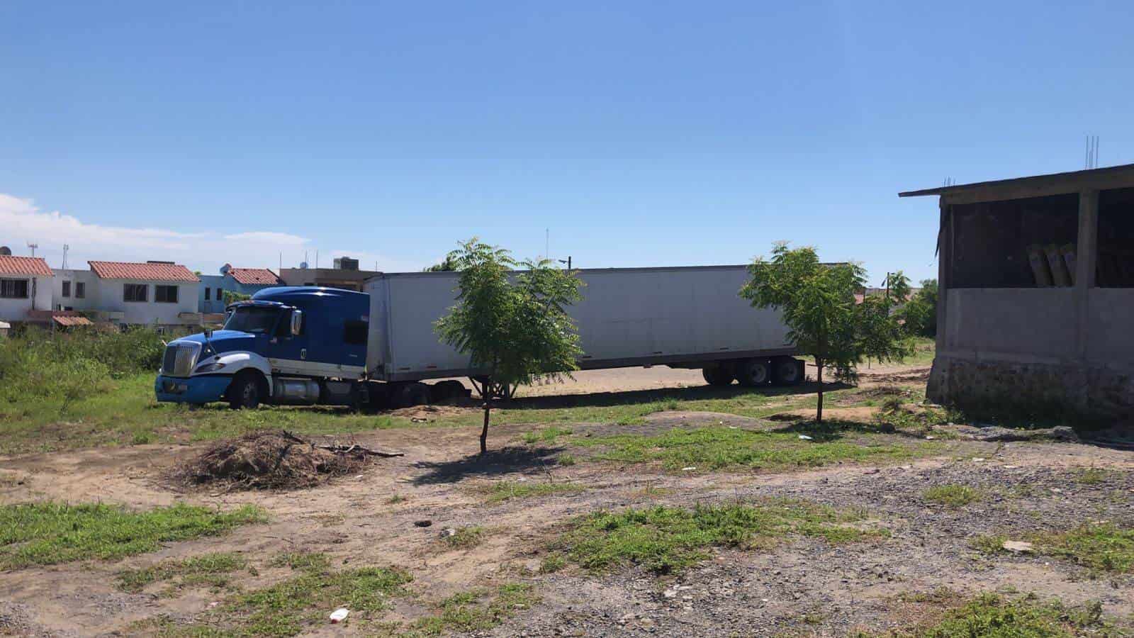 Video: Escuela de Veracruz permite acceso a tráiler; padres se manifiestan