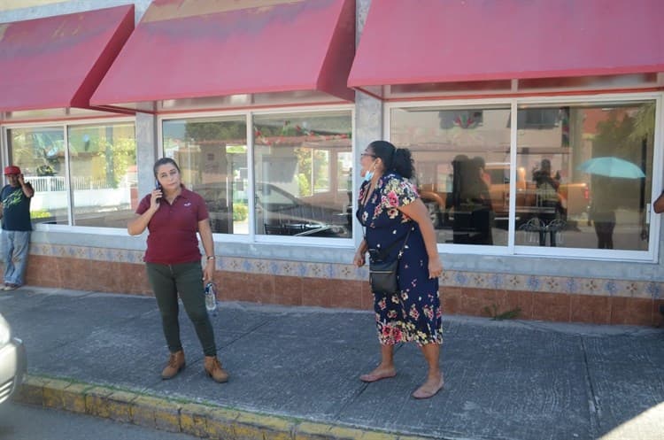 Escuela de Veracruz tenía acuerdo con tienda para estacionar tráiler en instalaciones