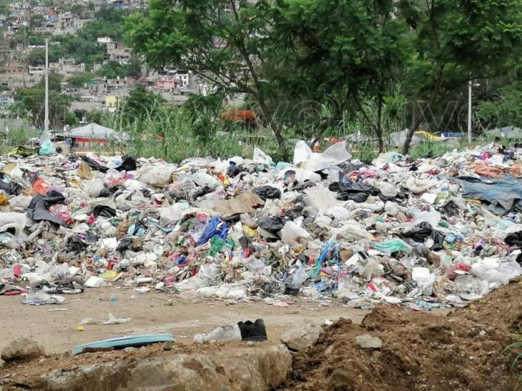 Crean río de basura a cielo abierto en Oaxaca