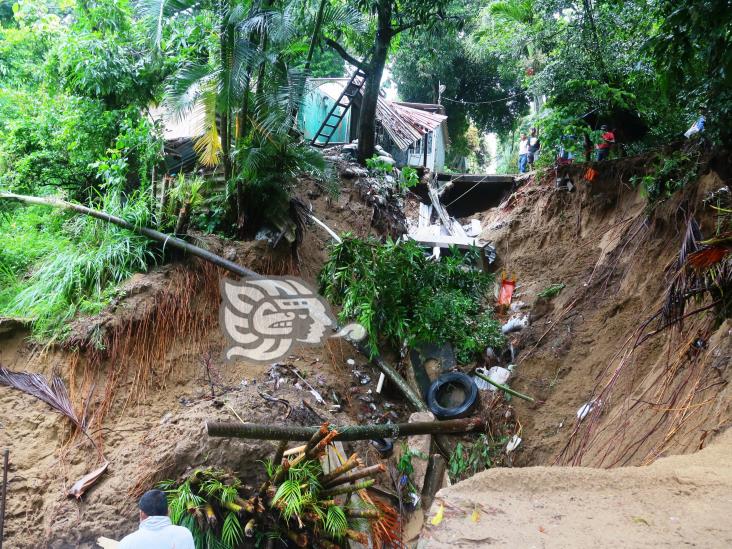 Incesante lluvia deslava ladera e inunda colonias de Coatzacoalcos(+Video)