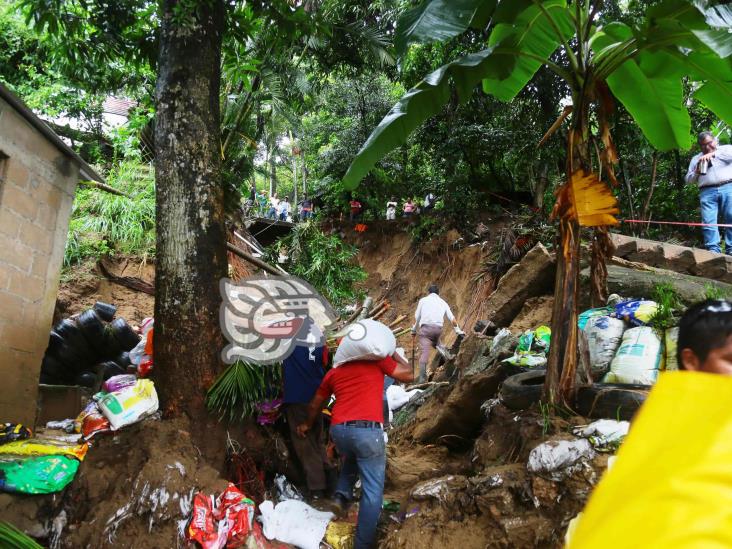 Incesante lluvia deslava ladera e inunda colonias de Coatzacoalcos(+Video)