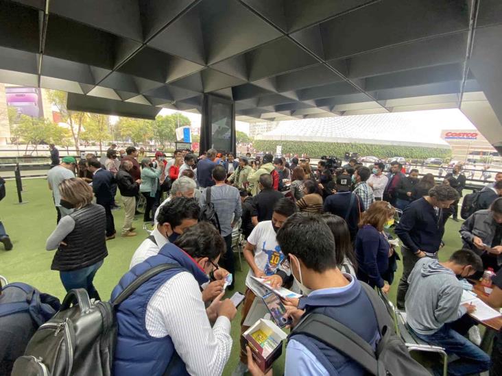 Intercambio masivo de estampas Panini en Plaza Carso en la CDMX