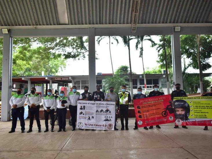 Promueve Tránsito del Estado campaña “Yo uso casco”, en Acayucan