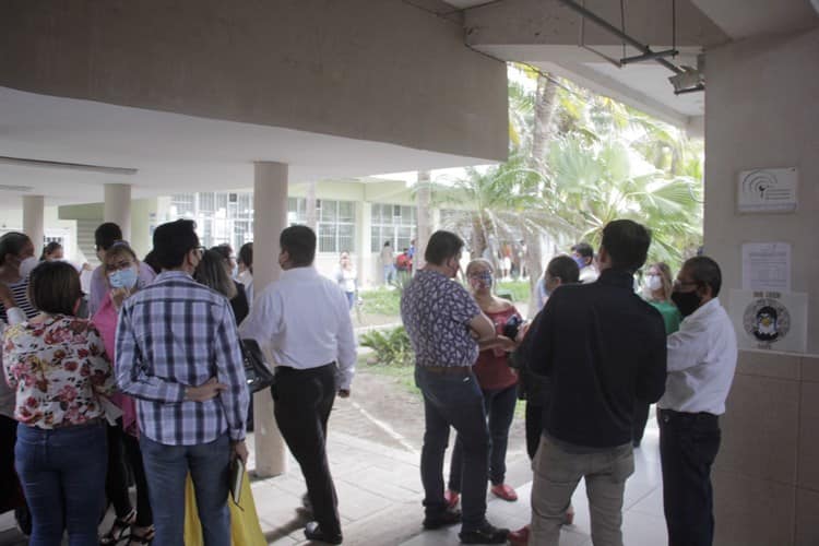 Maestros de la Facultad de Ingeniería UV realizan paro de labores (+Video)