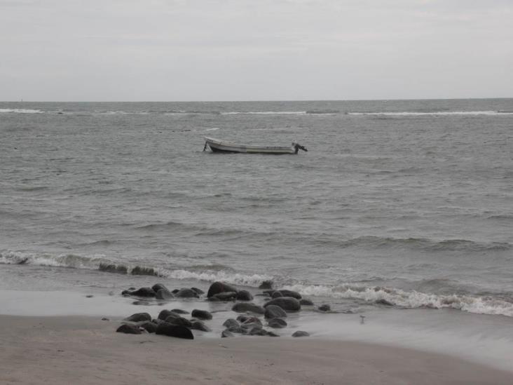 Por evento de norte, cierran puerto de Veracruz a la navegación